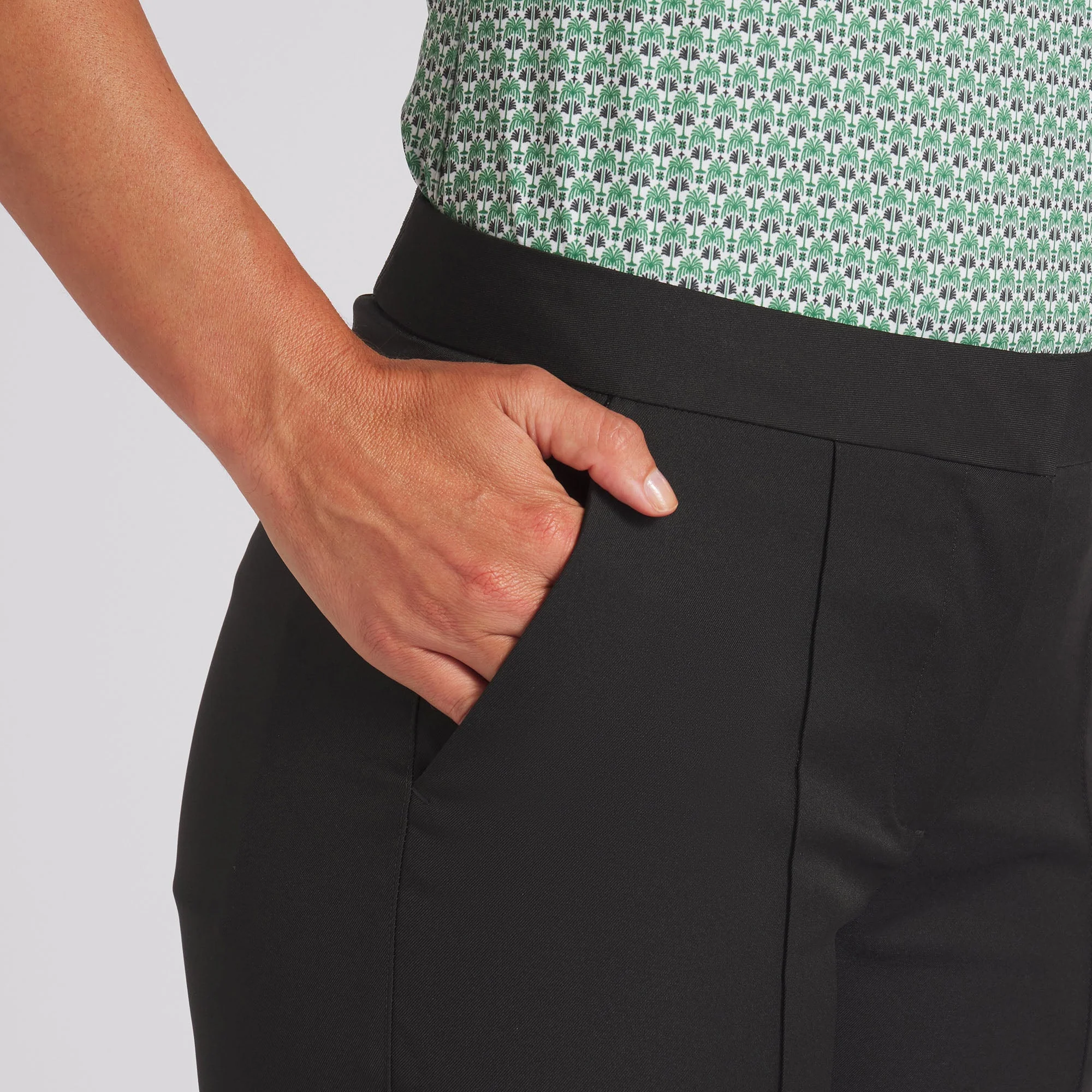 Women's Costa 8.5" Golf Shorts - Image 3